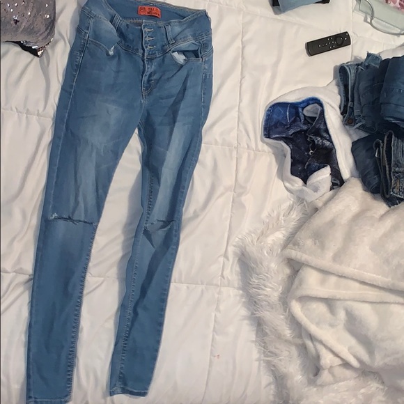 Jeans - Picture 1 of 4